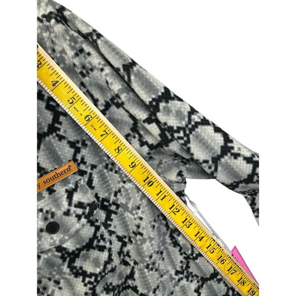 SIMPLY SOUTHERN Shacket - Snake Gray/Black- Size XL -New NWT - Picture 11 of 11